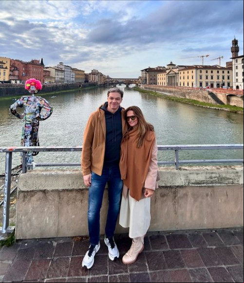 #Internacional - Um click dos empresários Marcelo Tapety & Liana Tapety direto de Firenze na Itália. Em tempo, Marcelo e Liana, irão fazer o showroom da Armani em Milão. Chics!!! - (Arquivo Pessoal)