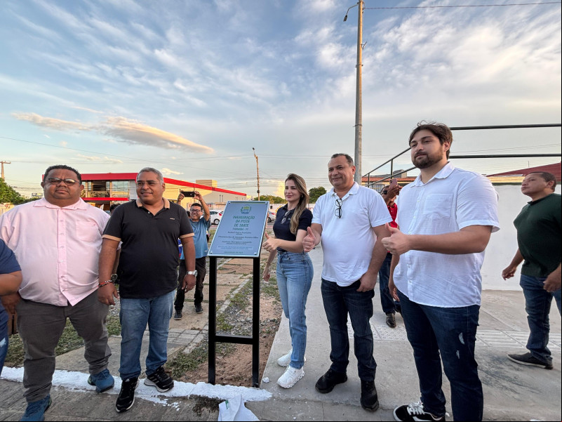 Deputado Evaldo Gomes e secretária Josiene Campelo entregam pista de skate em Parnaíba