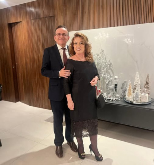 #Bodas - Um click do desembargador Sebastião Martins & Solange Reis Martins 42 anos de casados. A família reuinida já foram Capa da LUCIENNE EM REVISTA. Chics!!! - (Arquivo Pessoal)
