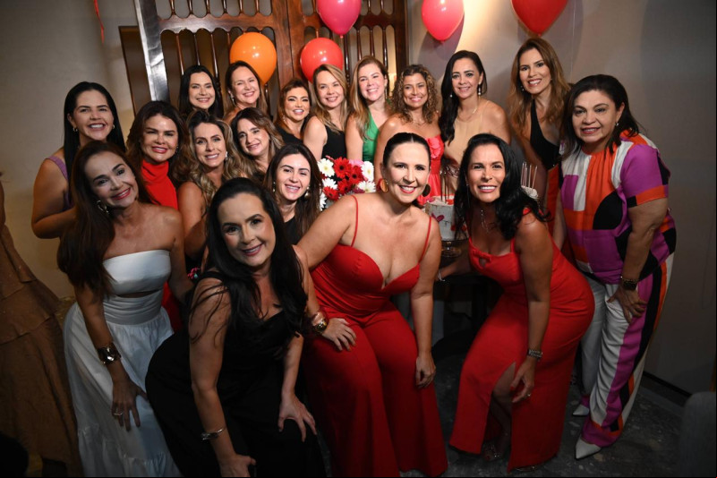 Parabéns para as aniversariantes Ana Umbelina e Mayra Sampaio comemoraram a data dos seus respectivos aniversários na noite de 13/3, em grande estilo