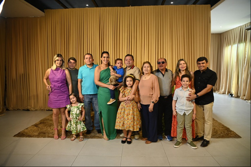 #Family - Parabéns para o juíz do TRE/PI Daniel Alves (16/2)!!! Que comemorou os seus 45 anos com festa animada e as presenças dos familiares e amigos em Buffet badalado. Chics!!! - ( Júnior Andrade)