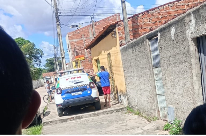 Mulher é morta a facadas pelo ex-companheiro na zona Norte de Teresina