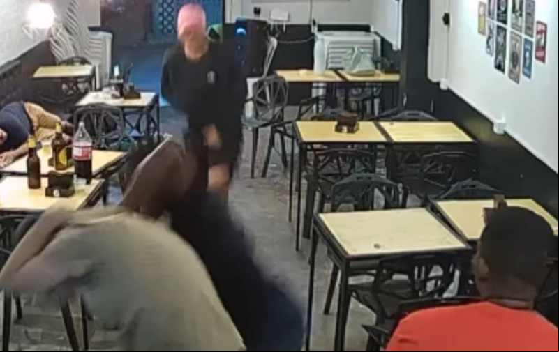 Três suspeitos de assaltarem bar na zona sul de Teresina são apreendidos pela polícia; um é menor
