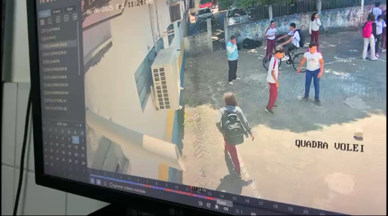 A adolescente desapareceu após sair da Escola Municipal Deputado Antônio Gayoso - (Divulgação)
