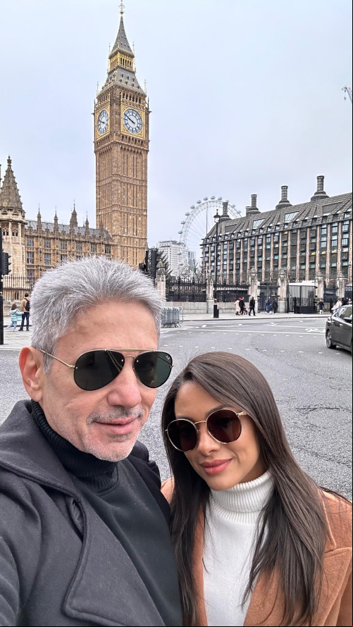 #Internacional - Um click dos queridos a Advogada Thayla Oliveira que aniversário no dia 16/5. Um click com o esposo o empresário Marcelo Araripe em viagem internacional. Chics!!! - (Arquivo Pessoal)