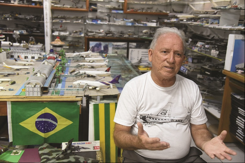 Arquiteto Marcelo Dante, responsável pela curadoria e organização do acervo - (Assis Fernandes/ODIA)