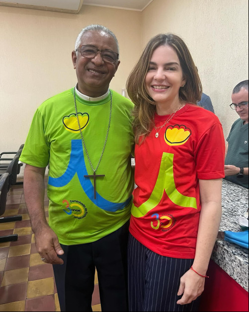 # #CafécomJosé - Um click de Larissa Batista com o Arcebispo de Teresina Dom Juarez Sousa da Silva em mais uma edição do Café com José, realizado no sábado 14/3 no Instituto São José. Grazie pelo convite. Chics!!! - (Arquivo Pessoal)