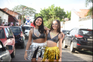 Bloco ‘Vaca Atolada’ leva alegria e diversão à foliões em Teresina